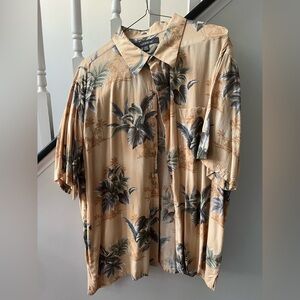 Croft & Barrow Beige Leaf Hawaiian Print Shirt